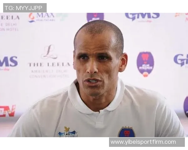 内马尔向里瓦尔多赠送签名球衣并晒合影表达对偶像的敬意 内马尔向里瓦尔多赠送签名球衣并晒合影表达对偶像的敬意