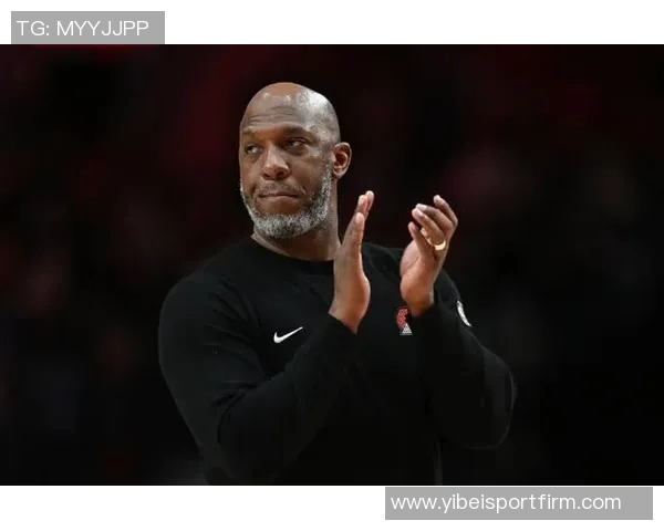 比卢普斯被捕引发球队临时会议气氛紧张尴尬难以言表